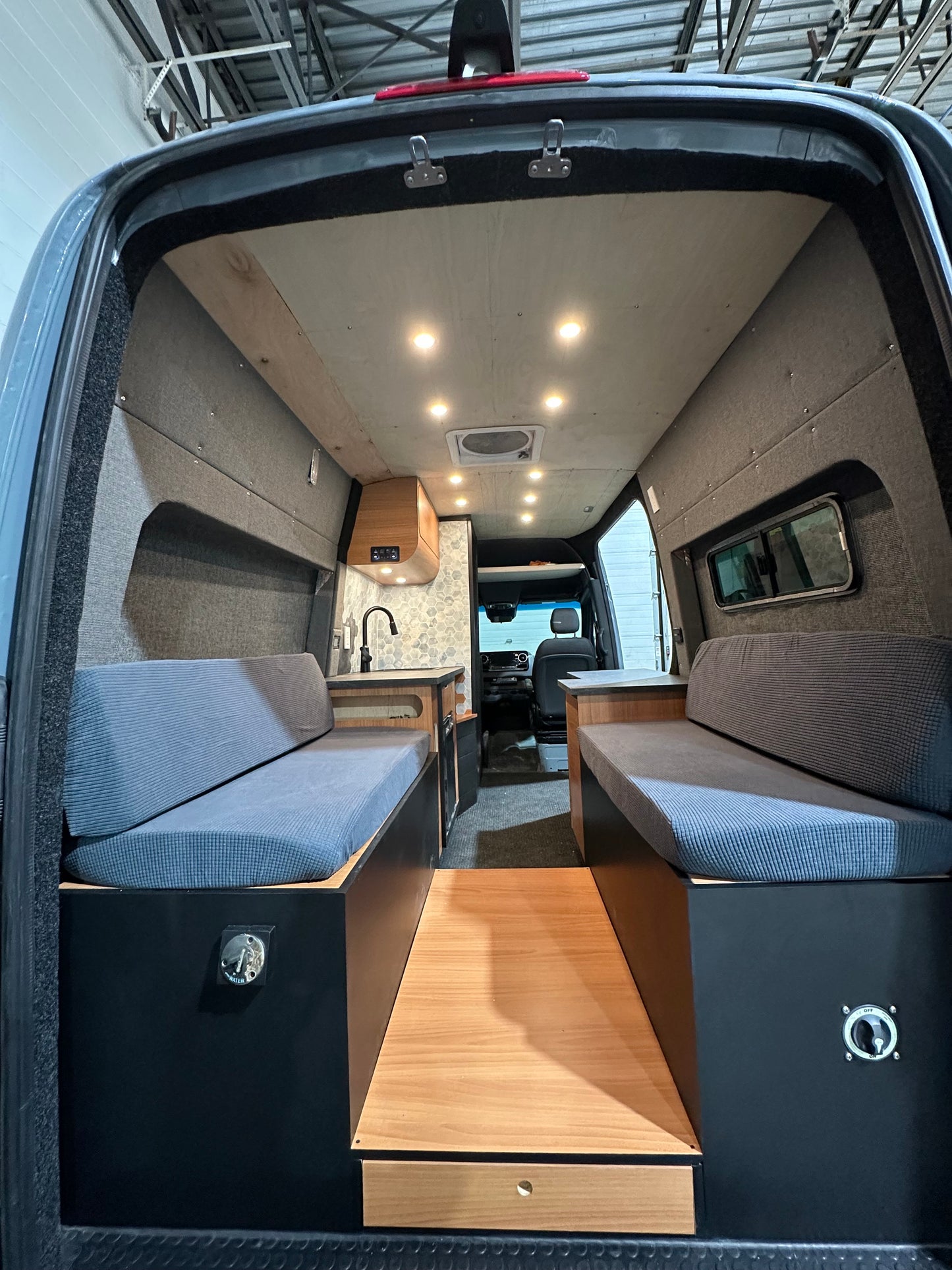 Mercedes Camper Van Grey144