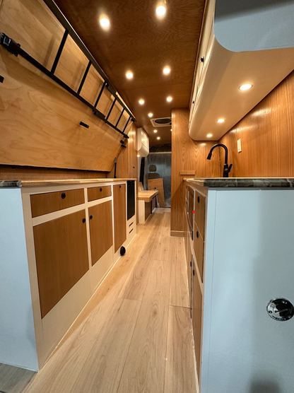 FlowVan (TAN 170)