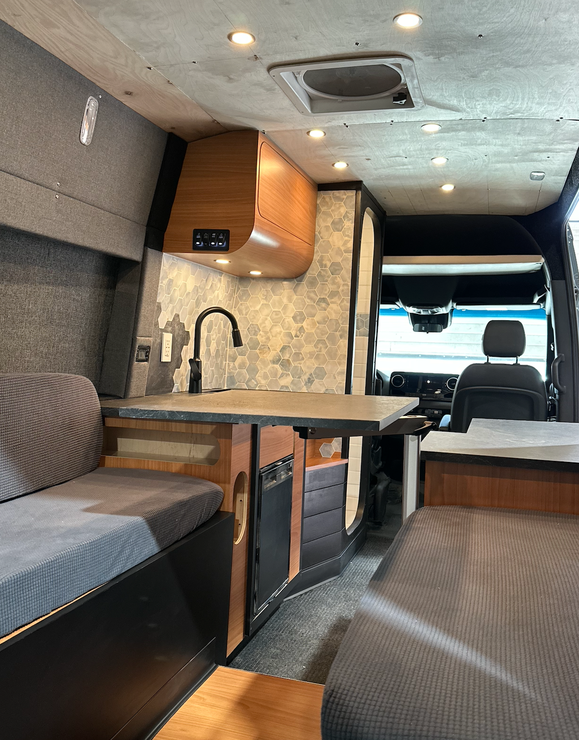 Mercedes Camper Van Grey144